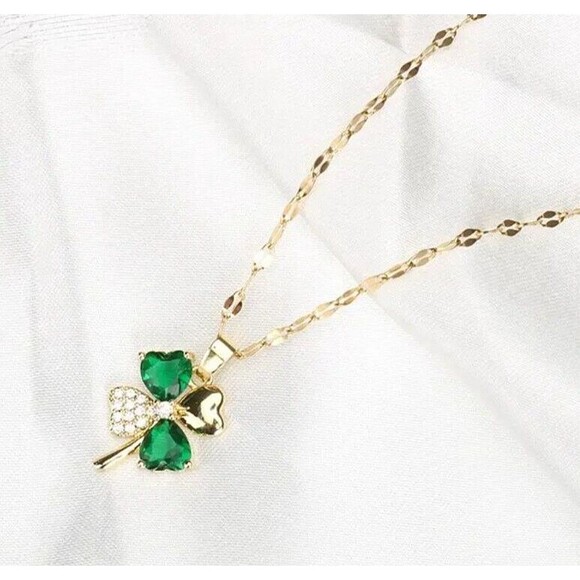 New GOLD & GREEN 4 Leaf Clover SHAMROCK Crystal Necklace - Picture 4 of 5